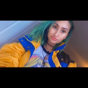 Meet your Posher, Akaya